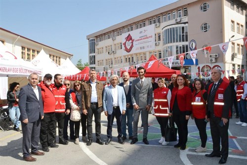 Kaymakamımız Fatih GENEL Şehzadeler Sana Kanım Feda Kan Bağışı Kampanyası Kapsamına Destek Verdi.