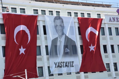 Manisa Büyükşehir Belediye Başkanımız Sayın Ferdi ZEYREK’i son yolculuğuna uğurladık.